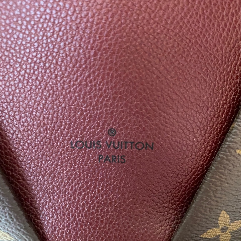 New Louis Vuitton V Tote - Bordeaux Monogram Brand New - Picture 10 of 11